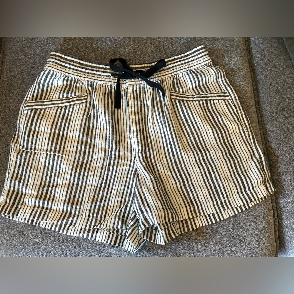 GAP Linen Blend Black and White Striped Elastic Women's Shorts